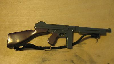 W040 GI JOE Hasbro Reissued Metal Thompson Machine Gun.