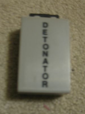 A079 Hasbro GI JOE reissued new spy island detonator box plunger!